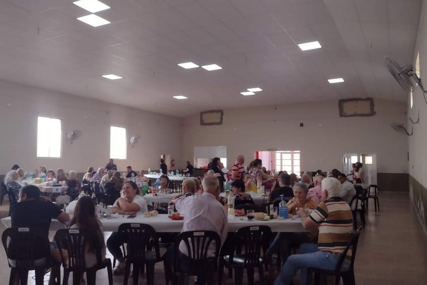 El comienzo de los festejos por San Fermín consistió en un almuerzo de camaradería.