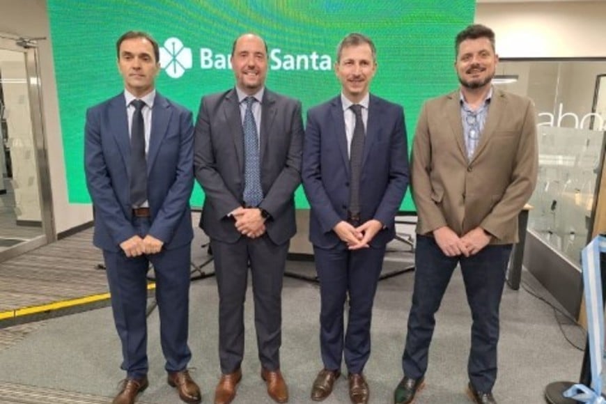 Hernán López, Fernando González, Fernando Bacarat y Cristian Lovino, las autoridades del Banco que encabezaron el acto.