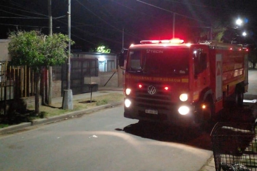 El fuego fue controlado por bomberos zapadores.