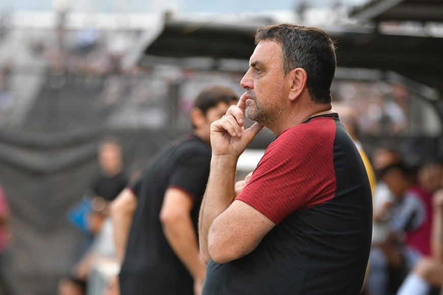 Tarde de fútbol en el Gigante de La Avenida. Crédito: José Luis Suerte