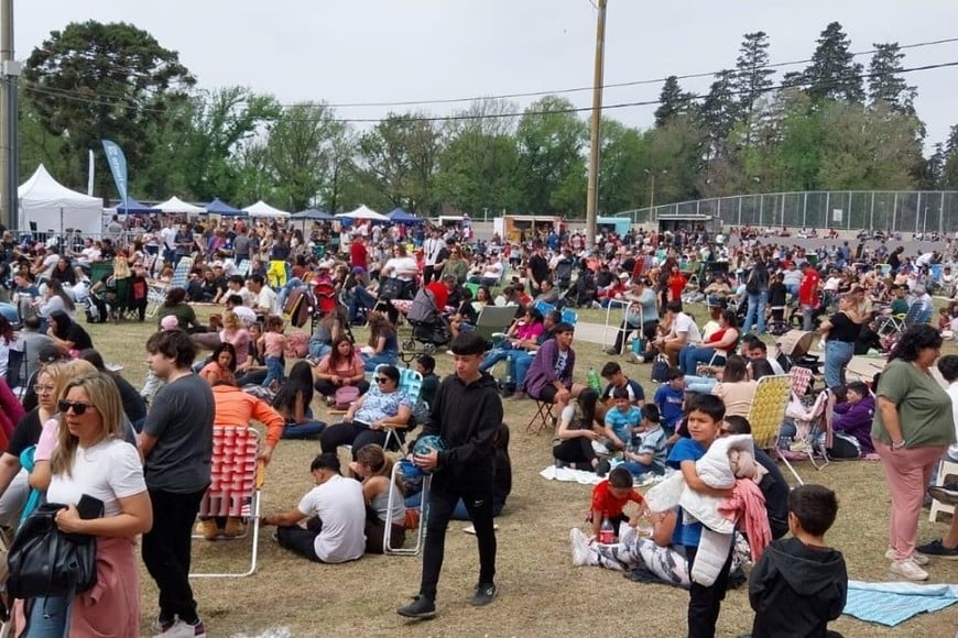 Una multitud colmó las instalaciones del Velódromo en el Parque Municipal General Belgrano. Foto: Sur24