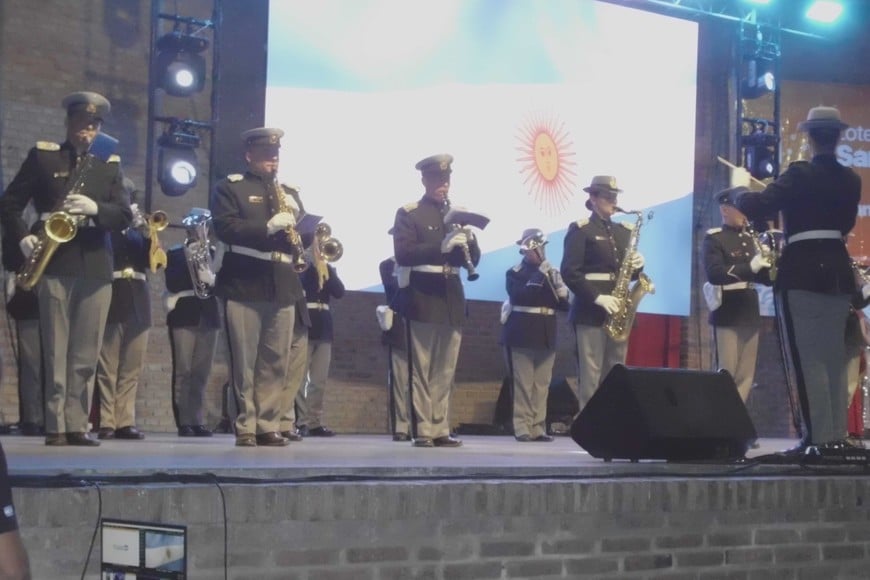 Daiara Airaudo es la Nueva Reina Nacional de la Fiesta del Tractor de López