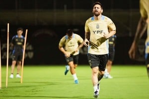 Argentina se entrena en Miami de cara a los partidos con Venezuela y Bolivia. 