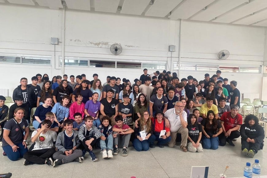 En las escuelas. Una parte importante del festival se desarrolló en escuelas de la región. Enriquecedor intercambio entre escritores, profesores y alumnos.