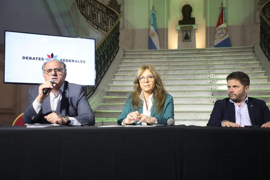 Comenzó "Debates Federales", un espacio de diálogo y reflexión sobre el rol de la Región Centro