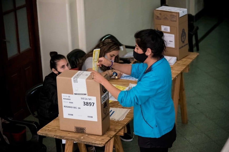 A votar, con barbijo. Toda una novedad las jornadas electorales en medio de la pandemia de Covid.