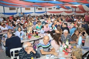 El evento, que ya es una tradición en la ciudad y en la región, reunió a 900 personas que disfrutaron de una jornada colmada de alegría, sabores y entretenimiento, en una cena donde la bondiola fue la gran protagonista.
Foto: Gentileza