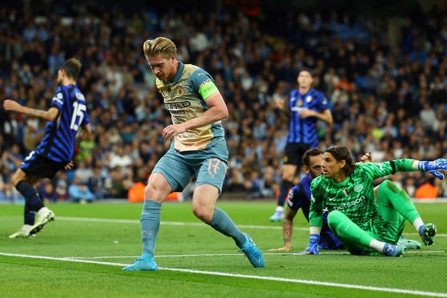 Soccer Football - Champions League - Manchester City v Inter Milan - Etihad Stadium, Manchester, Britain - September 18, 2024
Manchester City's Kevin De Bruyne reacts after sustaining an injury REUTERS/Molly Darlington