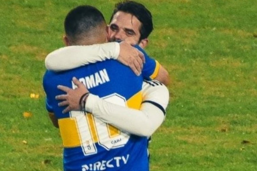 "Los bosteros estamos todos muy contentos. Te deseamos que disfrutes mucho" de Riquelme para Gago.