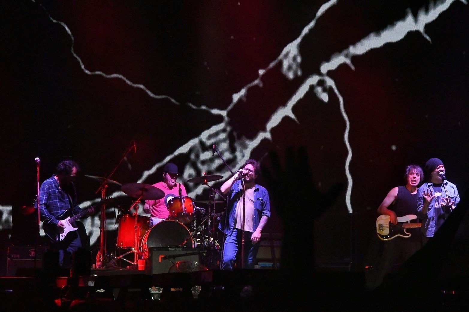 Harlem Festival: un manantial de sonidos y decires
En la jornada de cierre, la Estación Belgrano recibió a La Vela Puerca y Trueno como figuras principales de una grilla que sumó a artistas como Acru, Cruzando el Charco, Saramalacara, El Purre, Un Verano, Sofía Mora, Willy Bronca y Feli Ruiz. La fiesta Picheo 808 aportó el cierre danzante de un encuentro que se afianza en la región.