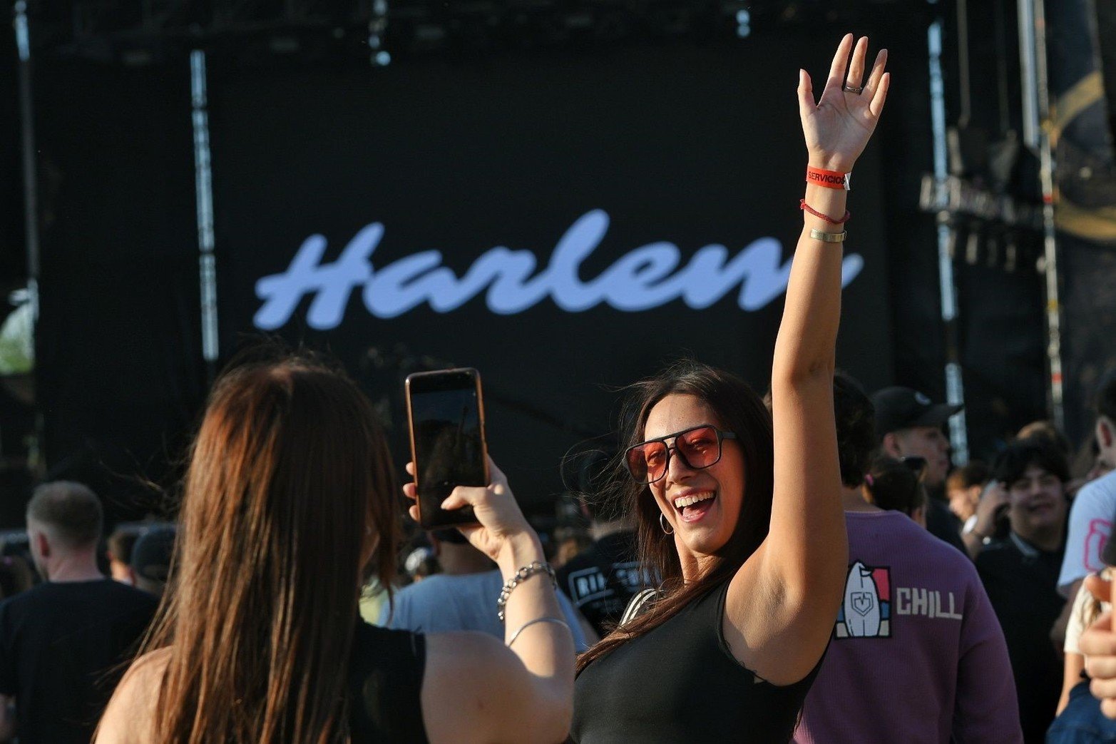 Harlem Festival: un manantial de sonidos y decires
En la jornada de cierre, la Estación Belgrano recibió a La Vela Puerca y Trueno como figuras principales de una grilla que sumó a artistas como Acru, Cruzando el Charco, Saramalacara, El Purre, Un Verano, Sofía Mora, Willy Bronca y Feli Ruiz. La fiesta Picheo 808 aportó el cierre danzante de un encuentro que se afianza en la región.