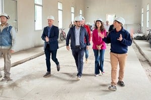 Visita de Di Gregorio, Enrico y Chiarella a las obras del antiguo hospital.