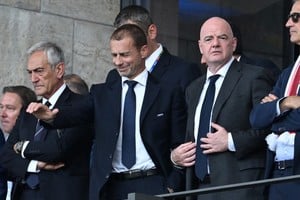 Soccer Football - Euro 2024 - Round of 16 - Switzerland v Italy - Berlin Olympiastadion, Berlin, Germany - June 29, 2024 
President of the Italian Football Federation Gabriele Gravina, UEFA president Aleksander Ceferin and FIFA president Gianni Infantino are pictured in the stands before the match REUTERS/Annegret Hilse