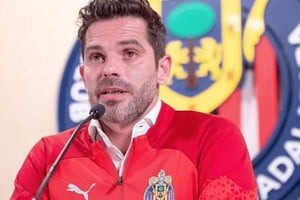 Denuncian que Gago dejó en pésimas condiciones la casa que alquilaba en México.