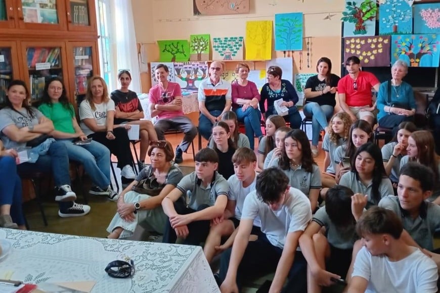 En diálogo con El Litoral, el reconocido historiador dio detalles de la charla que mantuvo con estudiantes de nivel primario y secundario, en el que hizo foco en el tema de la llegada de los primeros docentes españoles a Las Colonias.