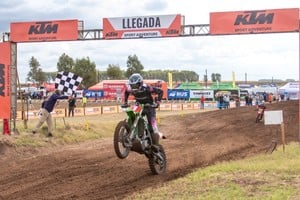 Un piloto santafesino se consagró por séptima vez campeón nacional de la categoría MX1 de
motociclismo