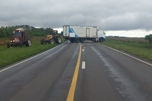 A las 10:50 del martes se despistó un camión Volkswagen con cámara frigorífica en El Sombrerito.