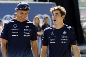 Franco Colapinto y Alex Albon. Foto: REUTERS