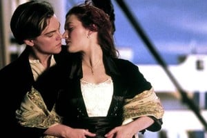 Jack y Rose en “Titanic”, una de las parejas que hicieron historia en la pantalla grande de los ‘90. Foto: 20th Century Fox