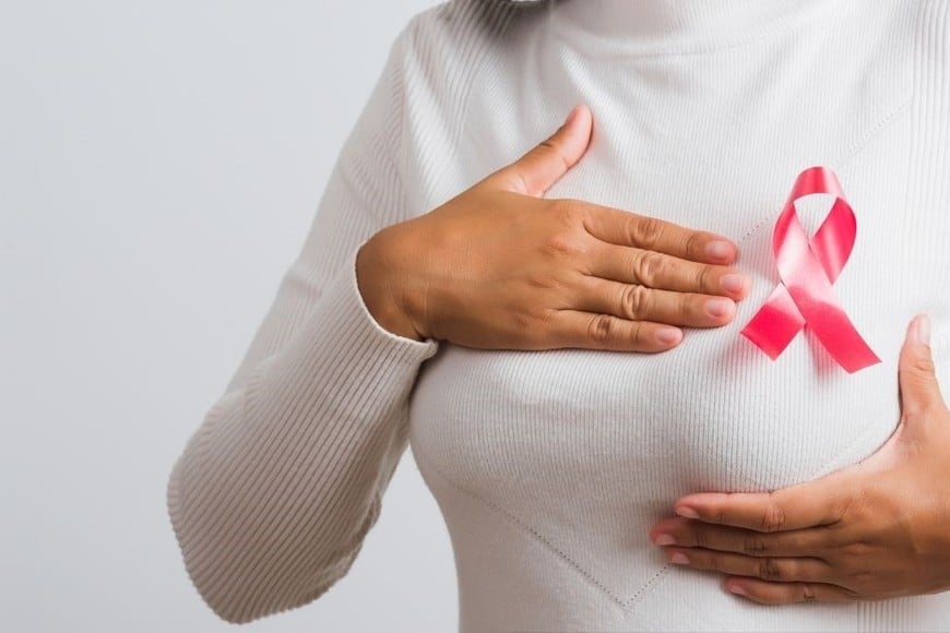 El diagnóstico de cáncer de mama no solo afecta el cuerpo, sino también el estado emocional de las mujeres que lo atraviesan.