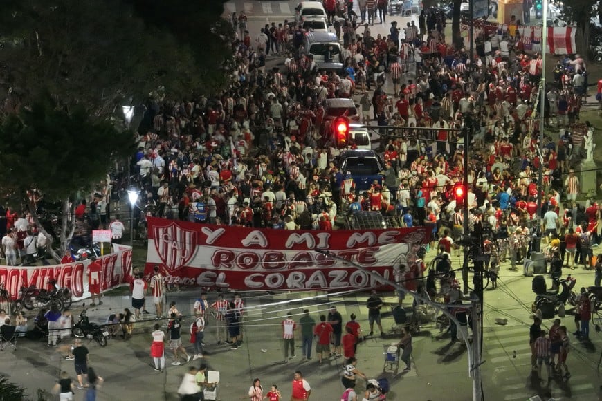 El 15 de Abril en la previa al partido. Crédito: Fernando Nicola