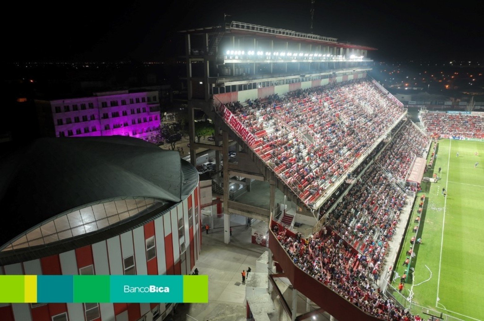 Duelo entre aspirantes a copa internacional en Santa Fe.