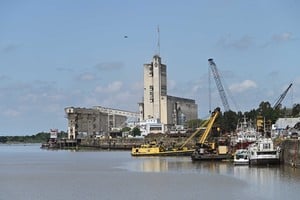 El puerto santafesino quedó fuera de los planes de drago del gobierno nacional. Foto: Flavio Raina