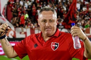 A pesar de las bajas importantes de Ever Banega y de Rodrigo Fernández Cedres, que ya se habían perdido el partido contra Lanús por sus lesiones musculares, el técnico Ricardo Lunari tiene todo claro para visitar al “Tomba”.