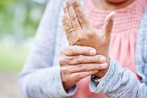 La osteoporosis es una enfermedad que avanza sin dar señales,