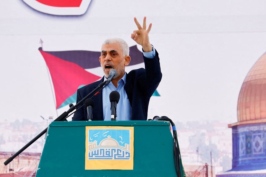 FILE PHOTO: Yahya Sinwar, Gaza Strip chief of the Palestinian Islamist Hamas movement, speaks during a rally to mark the annual al-Quds Day (Jerusalem Day), in Gaza, April 14, 2023. REUTERS/Ibraheem Abu Mustafa/File Photo