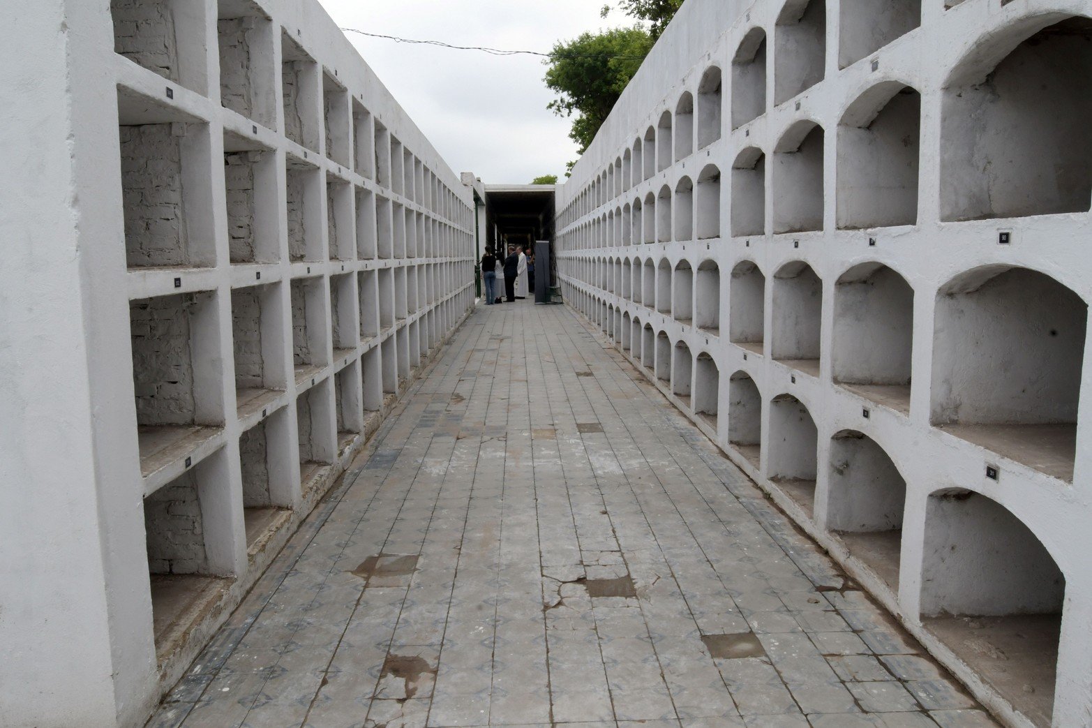 Recuperan sectores del Cementerio Municipal de Santa Fe. Se rehabilitó la Sección 53, con más de 350 nichos. Y se recuperó el sector del ex Cementerio Británico.