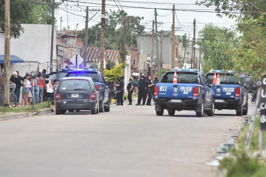 siniestro vial ocurrido en Avenida Freyre y Moreno de la ciudad de Santa Fe.  incidente en Barrio Jardín Mayoraz. Patrulleros.