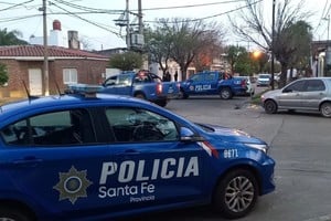 siniestro vial ocurrido en Avenida Freyre y Moreno de la ciudad de Santa Fe.  incidente en Barrio Jardín Mayoraz. Patrulleros.