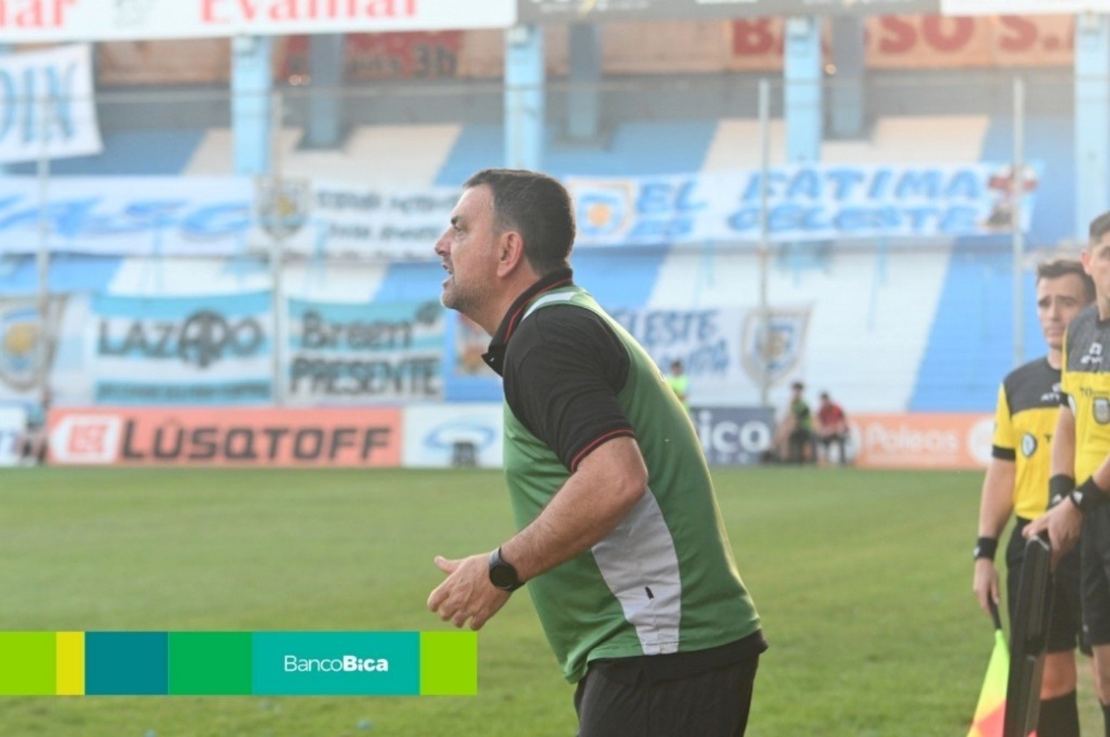 Tarde de fútbol en el Nuevo Monumental de Rafaela. Crédito: Gustavo Conti