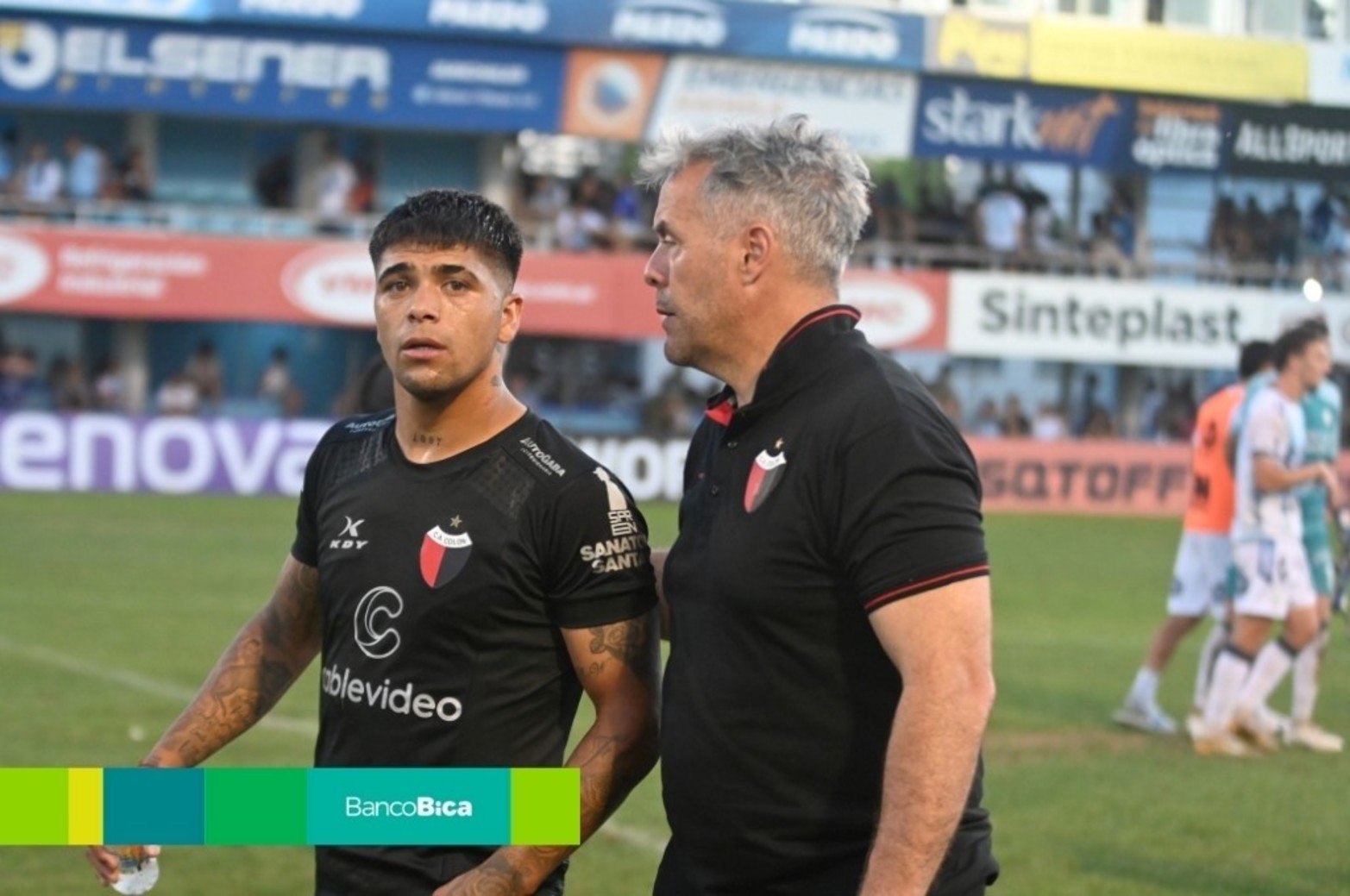 Tarde de fútbol en el Nuevo Monumental de Rafaela. Crédito: Gustavo Conti