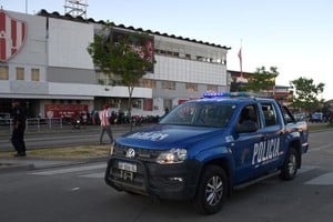 Se continúa investigando el caso para esclarecer las circunstancias del tiroteo y la participación de cada uno de los involucrados.