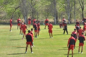 Ante una cancha de dimensiones reducidas como la de Atlético de Rafaela, el cuerpo técnico del sabalero realizó una preparación especial. Foto: Fernando Nicola.