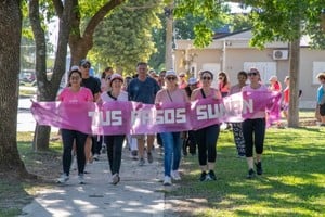 En conjunto con la Asociación de Lucha Contra el Cáncer Esperanza (ALCEC), se llevó a cabo una caminata desde el Parque de la Agricultura hasta la plaza Soldados de Malvinas.
Foto: Gentileza