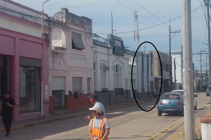 La ubicación exacta del edificio municipal donde la voz de la amenaza dijo que había una bomba.