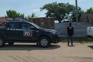 Tratan de encontrar a los delincuentes que incendiaron la casa de un jubilado