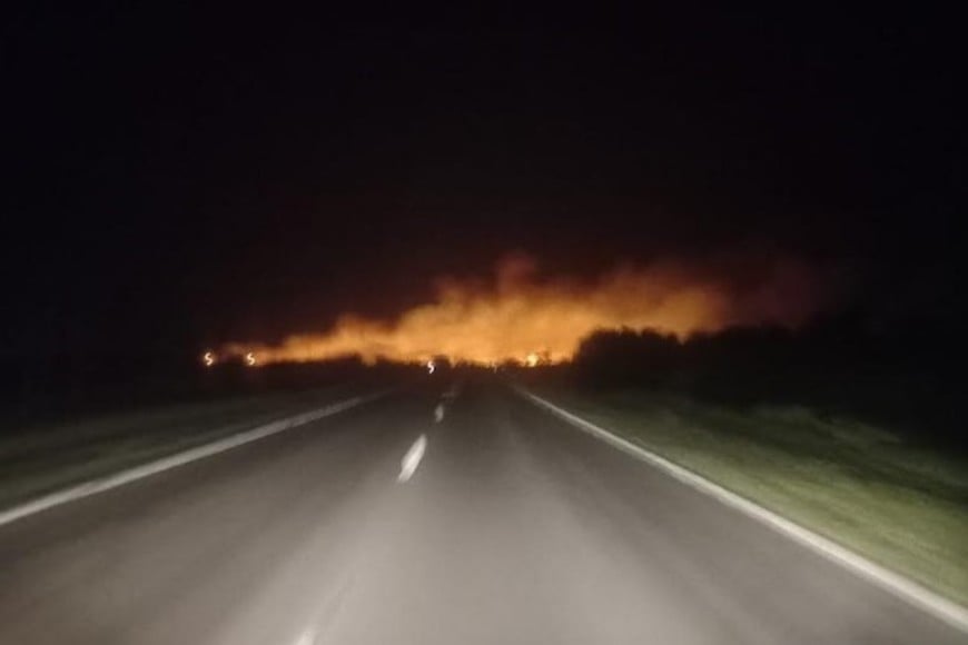 Esta imagen es de la Ruta 11 antes de cruzar el Arroyo Los Padres, yendo hacia el sur. Crédito Fabián Chesa.