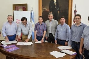 “Es un paso más, desde la comuna venimos trabajando a través de los equipos interdisciplinarios con las instituciones del pueblo. Esta es una herramienta más que nos da el gobierno provincial. Este año se trabajó fuertemente con los derechos del niño, en temas de adolescencia y familia, entre otros proyectos que se llevan a cabo para fortalecer a esta población”.
Foto: Gentileza