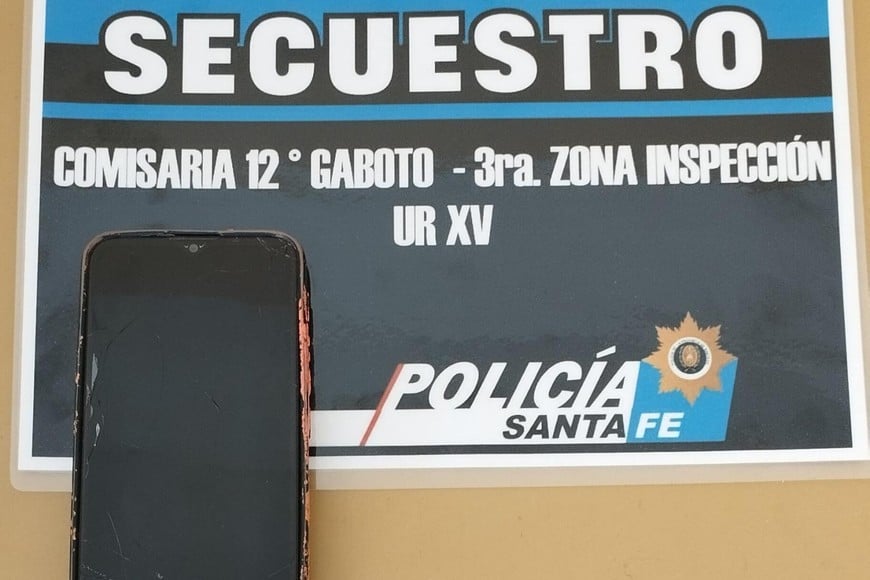 Este teléfono fue hurtado cuando la dueña de casa se fue al fondo de la vivienda porque no le gustaba el aspecto del que golpeaba su puerta.