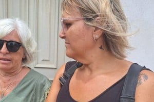 Graciela y Débora, las dos mamás que realizaron las primeras denuncias contra el religioso.