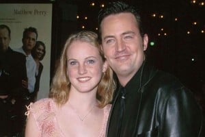 Caitlin Morrison habló por primera vez tras la muerte de Matthew Perry, compartiendo recuerdos y su impacto en su vida.