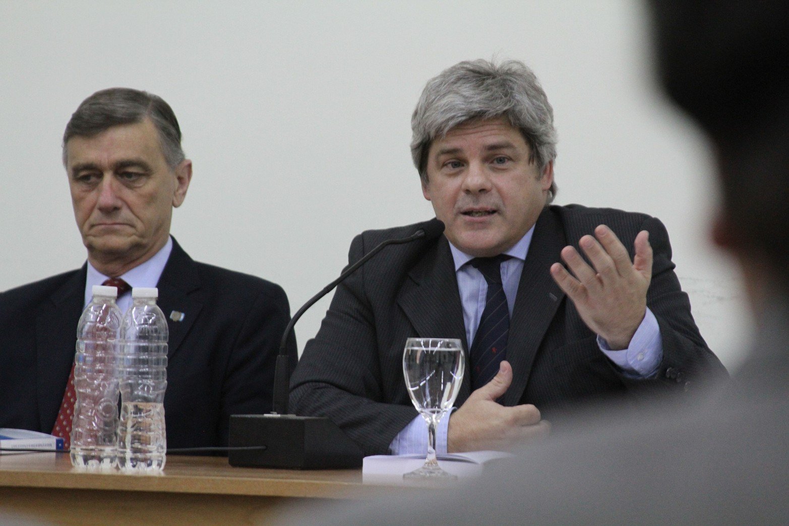 En sus últimos días como Fiscal de Estado, el Dr. Barraguirre participó de una presentación, el 6 de diciembre de 2011, junto al gobernador Hermes Binner. Foto: Pablo Aguirre/Archivo El Litoral