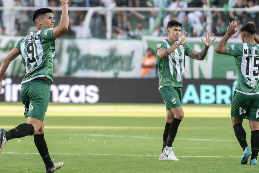 Banfield aprovechó. Con la mente en la Sudamericana, Racing presentó un equipo alternativo y cayó ante el Taladro 2 a 1 en el Florencio Sola. Crédito: Prensa Banfield