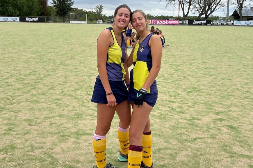 Agostina y Victoria, dos hermanas unidas por una misma pasión: el hockey. "Después de tener el ACV obligué a mi hermana a que se haga estudios para chequear que no tenga lo mismo que yo. Por suerte no salió nada", contaba Vicky.