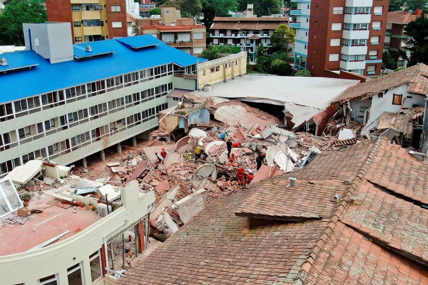 A drone view shows rescue workers searching for victims amidst the remains of the hotel Dubrovnik, after it collapsed, in the coastal city of Villa Gesell, Buenos Aires, Argentina October 29, 2024. REUTERS/Pablo Funes