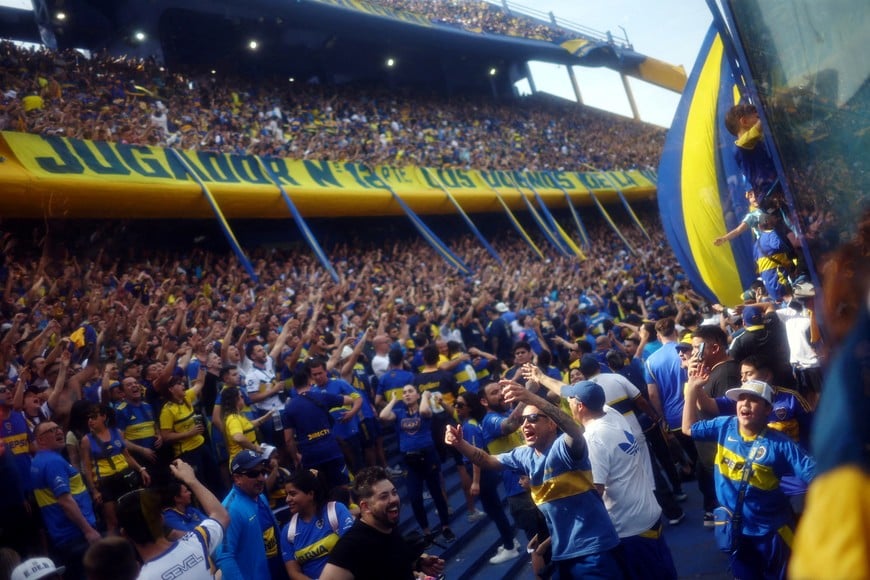 Soccer Football - Argentina Primera Division - Boca Juniors v River Plate - Estadio La Bombonera, Buenos Aires, Argentina - September 21, 2024
Boca Juniors fans inside the stadium before the match REUTERS/Agustin Marcarian     TPX IMAGES OF THE DAY